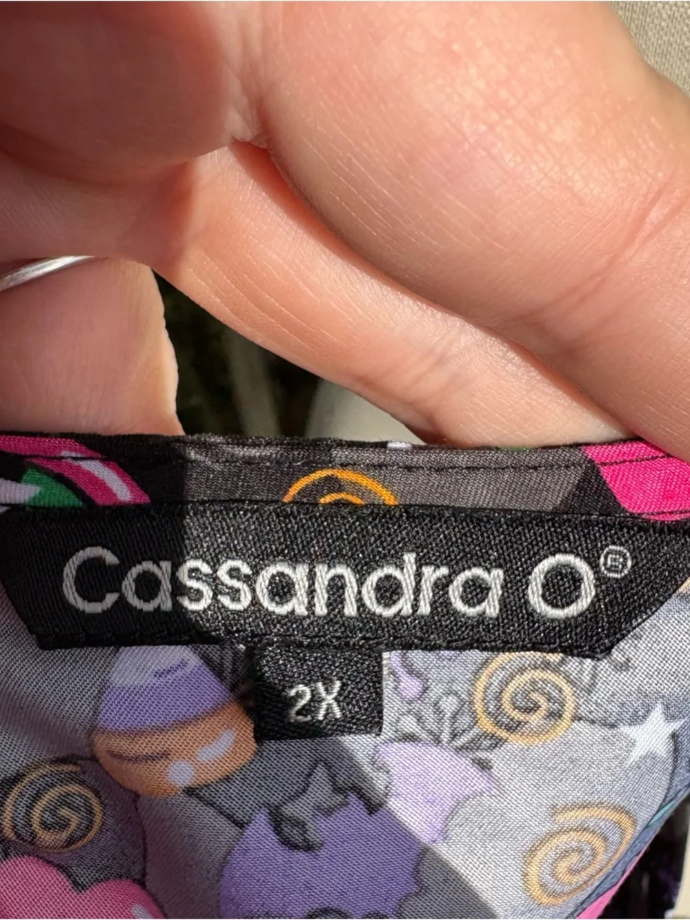 Cassandra O Black Candy Corn Vampire Fang Scrub Top Women’s Plus Size 2X
